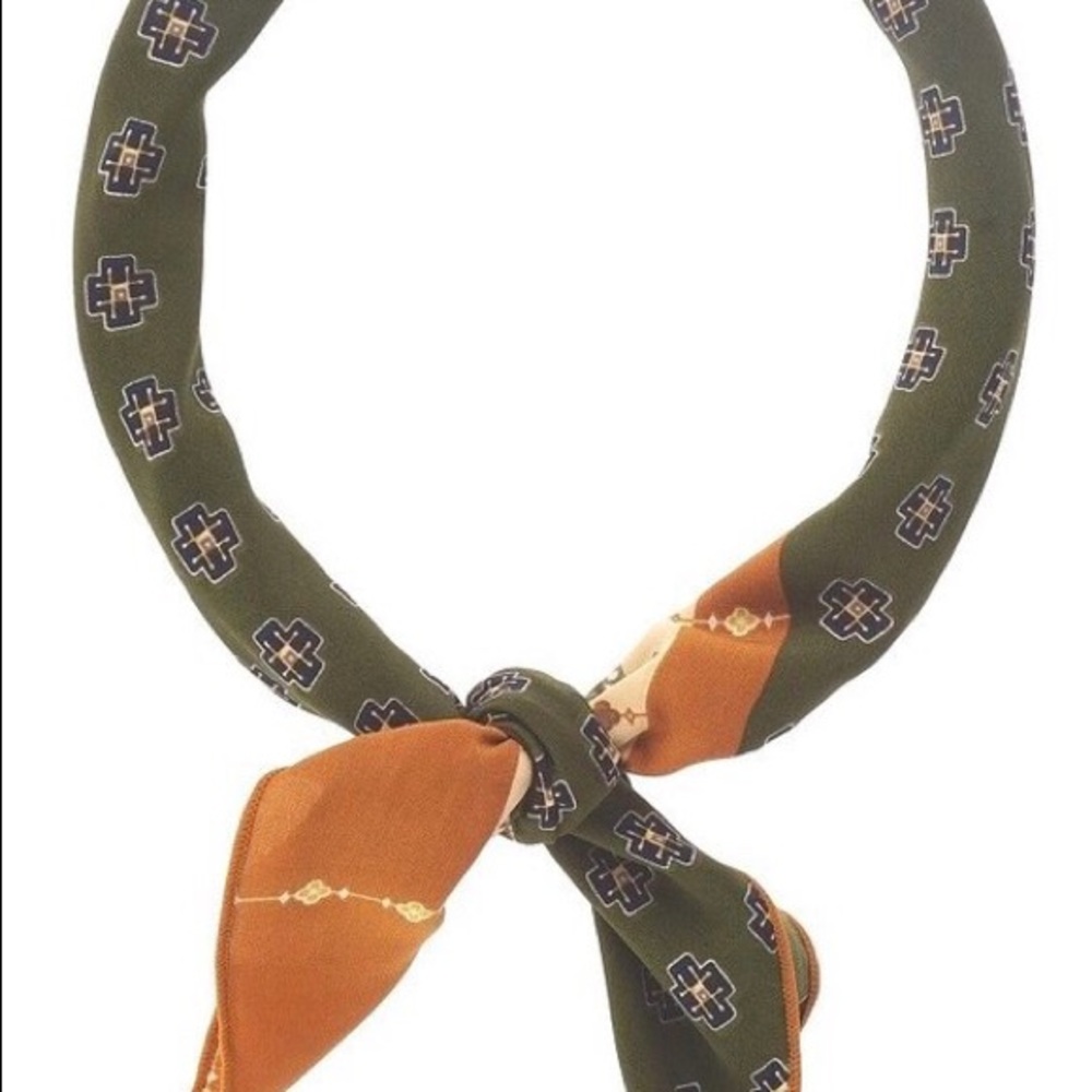 BEAUTIFUL NECKERCHIEF - Picture 4 of 5